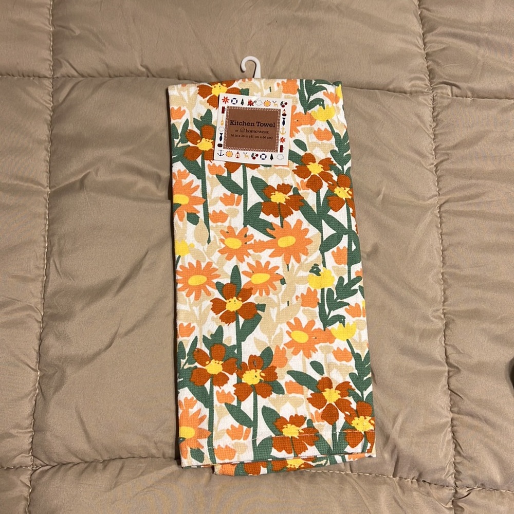 NWT Warm Floral Kitchen Hand Towel
